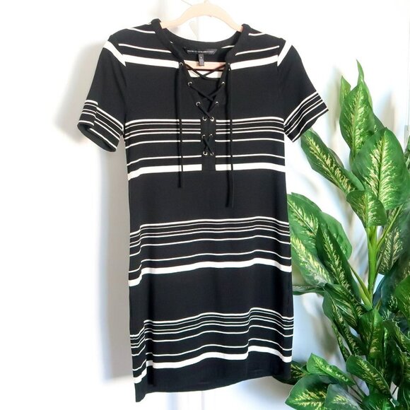 White House Black Market Short-Sleeve Stripe Lace-Up Knit Shift Mini Dress Small - Picture 12 of 13
